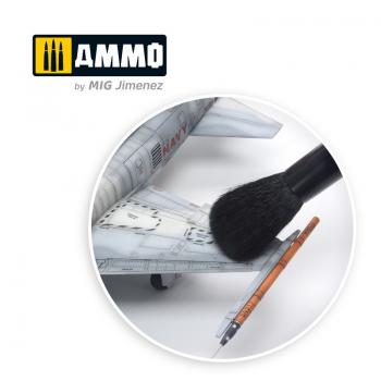 AMMO by Mig AMIG8575 Dust Removal Brush 1