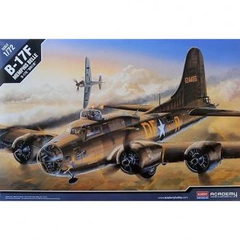 Academy 12495 B-17F Flying Fortress Memphis Belle