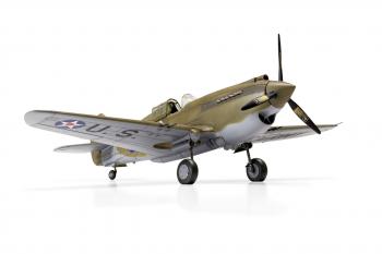 Airfix A05130A Curtiss P-40B Warhawk