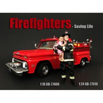 American Diorama AD-77460 Firefighter - Saving Life