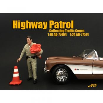 American Diorama AD-77514 Highway Patrol - Collecting Traffic Cone