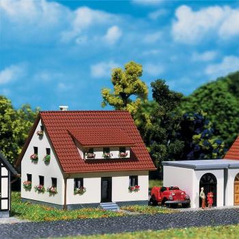 Faller 282762 House with Garage