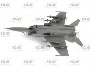 ICM 72177 MiG-25 PD