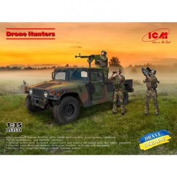 ICM DS3531 Drone Hunters