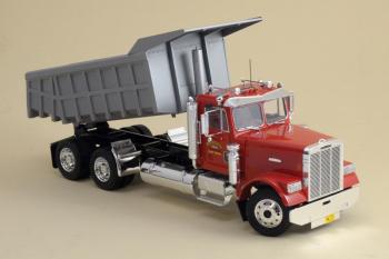Italeri 3783 Freightliner Dumper Truck