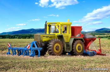 Kibri 10702 Farm Tractor