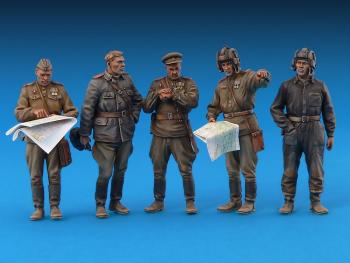 MiniArt 35365 Soviet Officers