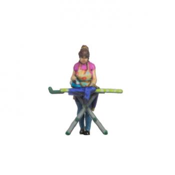 Atlas Editions 10425 Woman Ironing