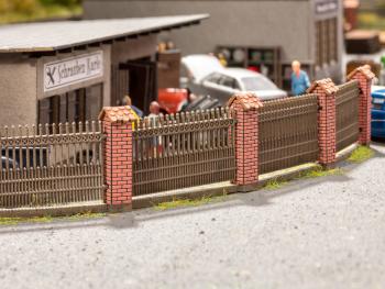 Noch 14235 Fence with Brick Columns