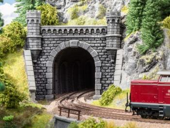 Noch 58270 Tunnel Portal