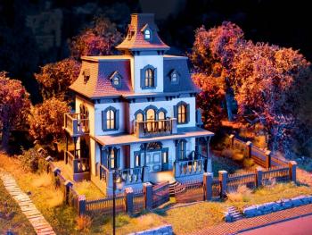 Noch 66990 Haunted House with Light & Sound
