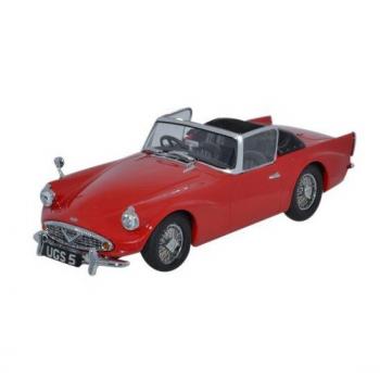 Oxford Diecast DSP002 Daimler SP250