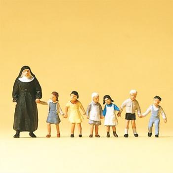 Preiser 75029 Nun with Children