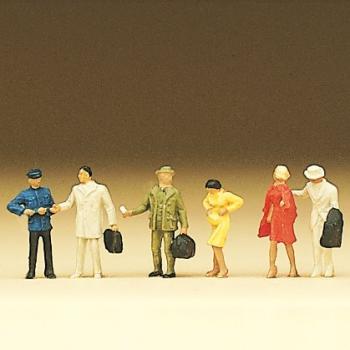 Preiser 79029 At the Platform Gate