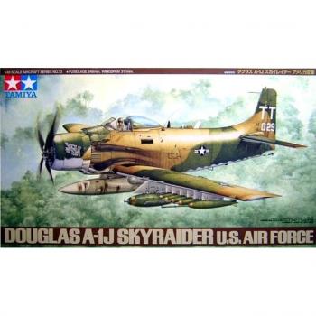 Tamiya 61073 Douglas A-1J Skyraider