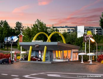 Vollmer 47765 McDonalds with McDrive