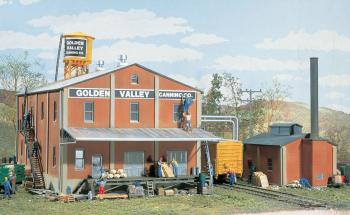 Walthers 933-3018 Golden Valley Canning Company