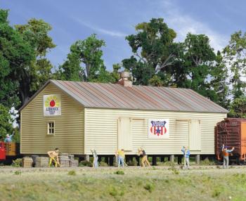 Walthers 933-3529 Storage Shed on Pilings