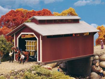 Walthers 933-3652 Covered Bridge