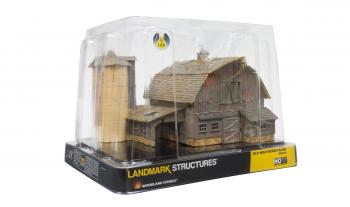 Woodland Scenics BR5038 Old Weathered Barn - Ready Made